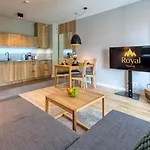 아파트 Z Basenem I Saunami Stone Hill Iii Vip Centrum By Royal Aparts *