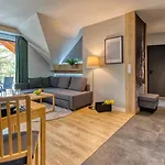 아파트 Z Basenem I Saunami Stone Hill Iii Vip Centrum By Royal Aparts 스클라르스카포렘바