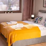 Z Basenem I Saunami Stone Hill Iii Vip Centrum By Royal Aparts 아파트 *