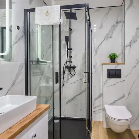 Z Basenem I Saunami Stone Hill Iii Vip Centrum By Royal Aparts *