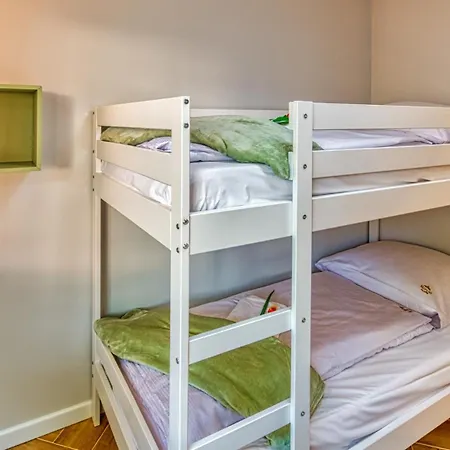 Z Basenem I Saunami Stone Hill Iii Vip Centrum By Royal Aparts