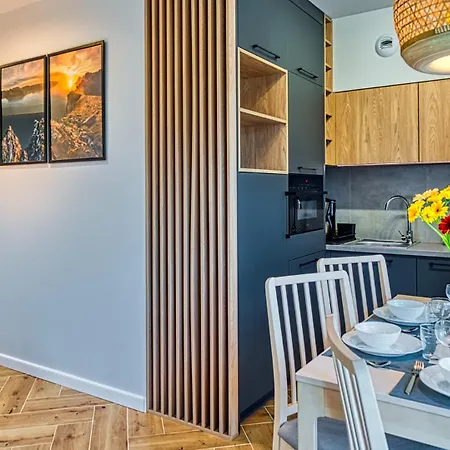 Z Basenem I Saunami Stone Hill Iii Vip Centrum By Royal Aparts דירה *