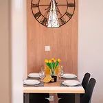Z Basenem I Saunami Stone Hill Iii Vip Centrum By Royal Aparts Апартаменты *