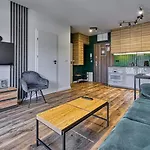 Z Basenem I Saunami Stone Hill Iii Vip Centrum By Royal Aparts Appartamento *