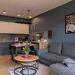 Z Basenem I Saunami Stone Hill Iii Vip Centrum By Royal Aparts Appartamento *