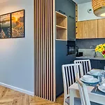 Z Basenem I Saunami Stone Hill Iii Vip Centrum By Royal Aparts Апартаменты *