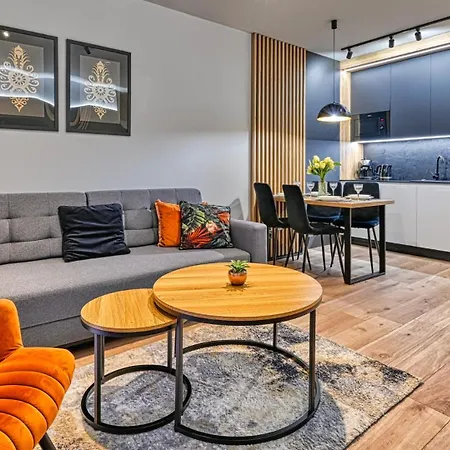 Z Basenem I Saunami Stone Hill Iii Vip Centrum By Royal Aparts Apartment