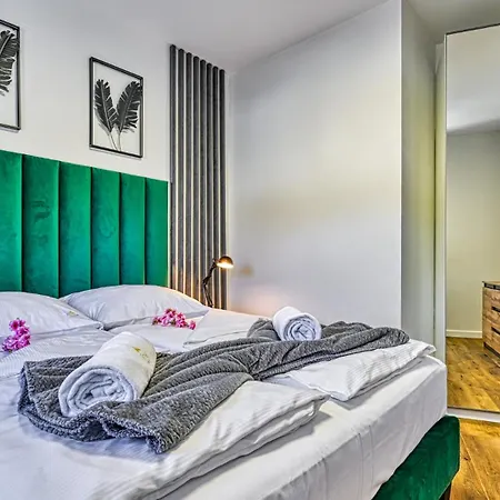 Z Basenem I Saunami Stone Hill Iii Vip Centrum By Royal Aparts Apartmán *